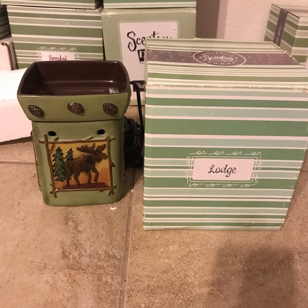 Scentsy Lodge Green Candle Holder